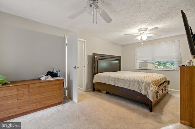 18321 SWAN STREAM DR, Gaithersburg, MD 20877