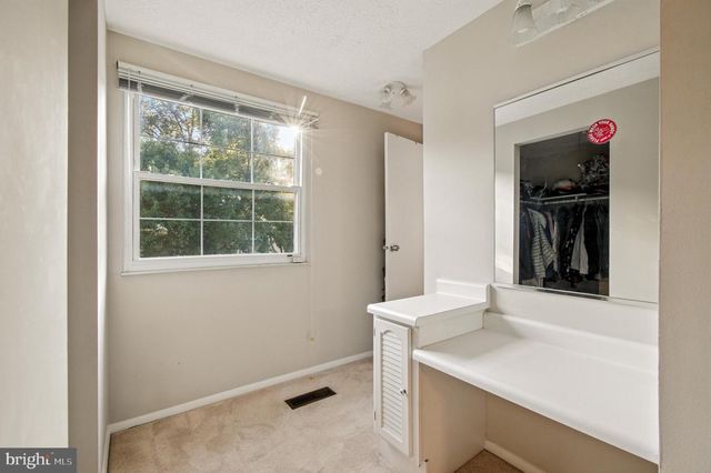 18321 SWAN STREAM DR, Gaithersburg, MD 20877