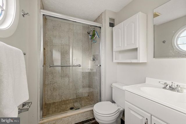 18321 SWAN STREAM DR, Gaithersburg, MD 20877