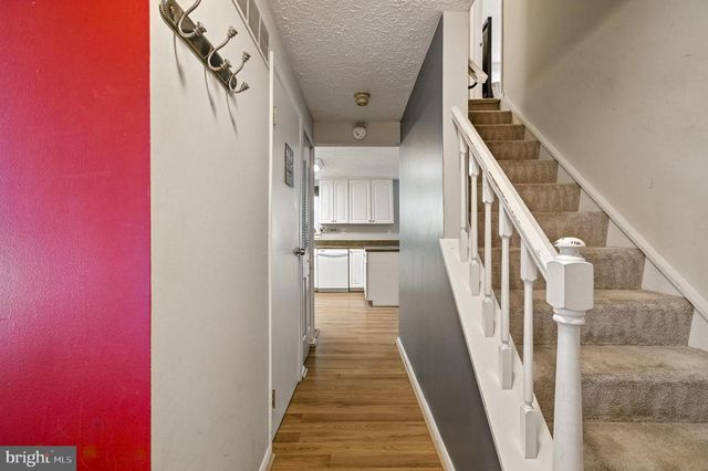 18321 SWAN STREAM DR, Gaithersburg, MD 20877