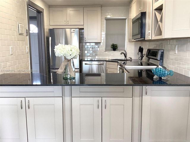 8900 Washington Blvd PH2A, Pembroke Pines, FL 33025