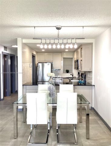 8900 Washington Blvd PH2A, Pembroke Pines, FL 33025