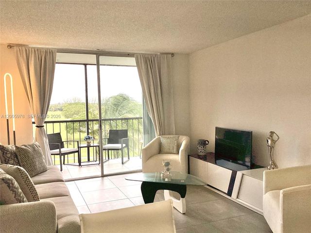 8900 Washington Blvd PH2A, Pembroke Pines, FL 33025