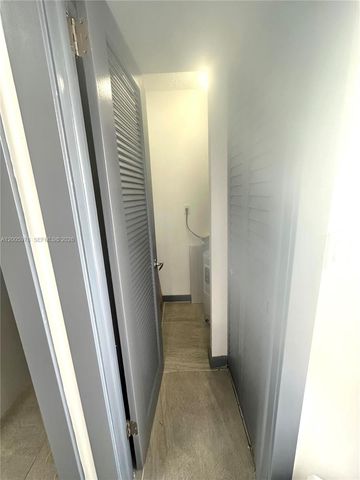 8900 Washington Blvd PH2A, Pembroke Pines, FL 33025