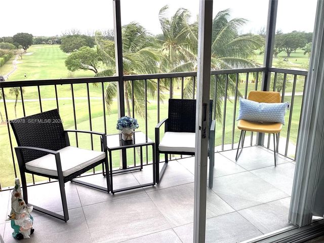 8900 Washington Blvd PH2A, Pembroke Pines, FL 33025