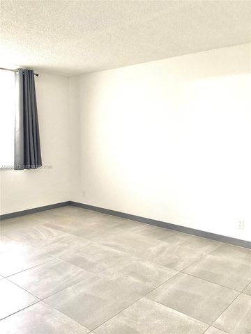 8900 Washington Blvd PH2A, Pembroke Pines, FL 33025