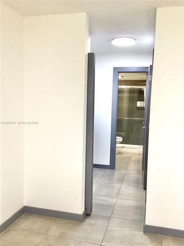 8900 Washington Blvd PH2A, Pembroke Pines, FL 33025