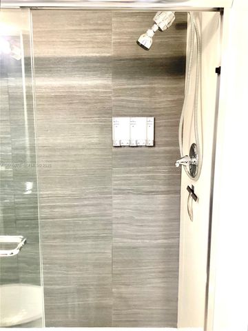 8900 Washington Blvd PH2A, Pembroke Pines, FL 33025