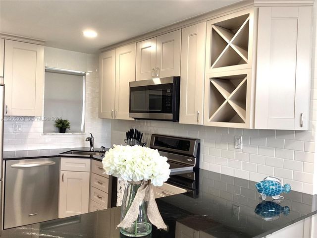 8900 Washington Blvd PH2A, Pembroke Pines, FL 33025