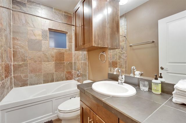 2504 Kinney RD A, Austin, TX 78704