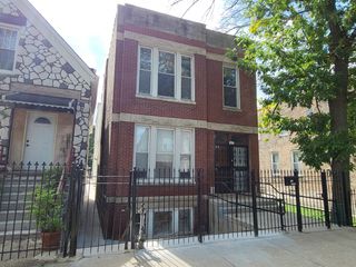 827 W 33rd Place 4, Chicago, IL 60608