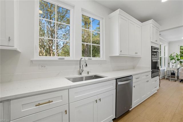 343 Ewell LN, Chesapeake, VA 23322