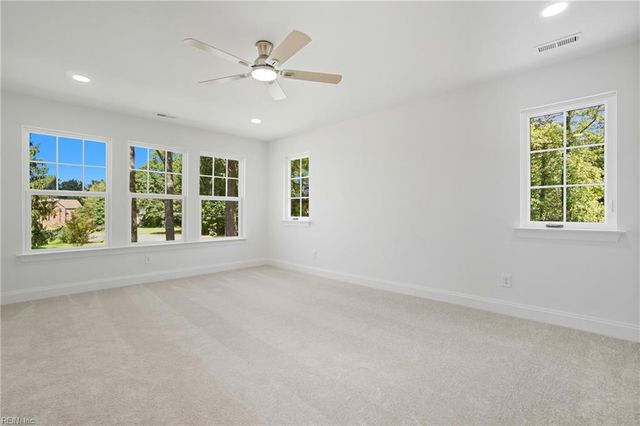 343 Ewell LN, Chesapeake, VA 23322