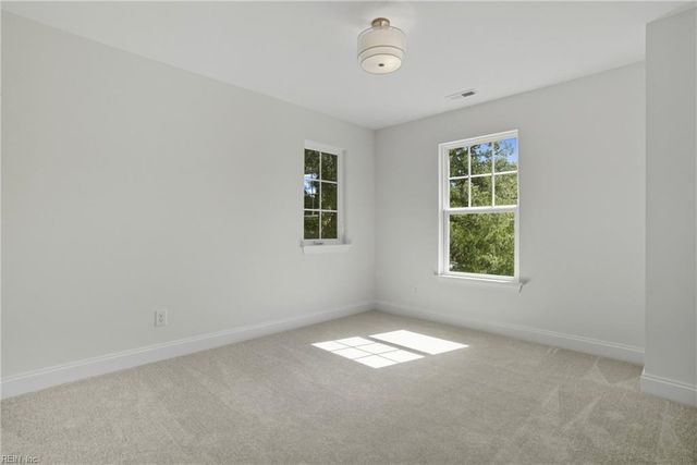 343 Ewell LN, Chesapeake, VA 23322