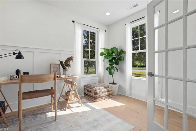 343 Ewell LN, Chesapeake, VA 23322