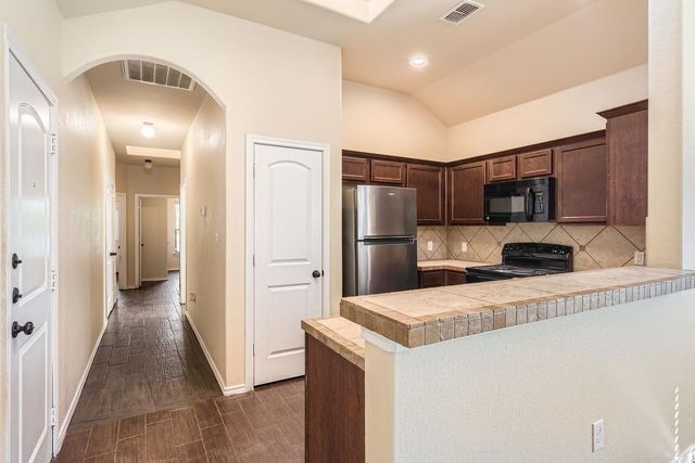107 Creekside Villa DR, Kyle, TX 78640