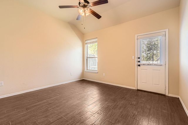 107 Creekside Villa DR, Kyle, TX 78640