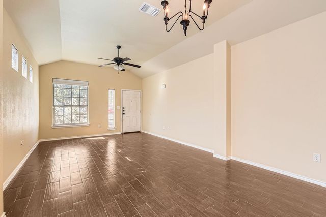 107 Creekside Villa DR, Kyle, TX 78640
