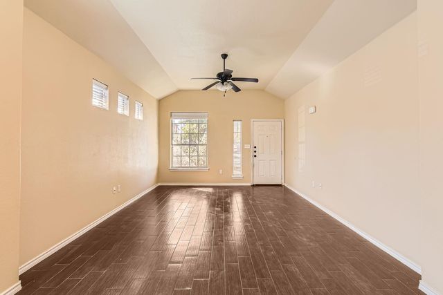 107 Creekside Villa DR, Kyle, TX 78640