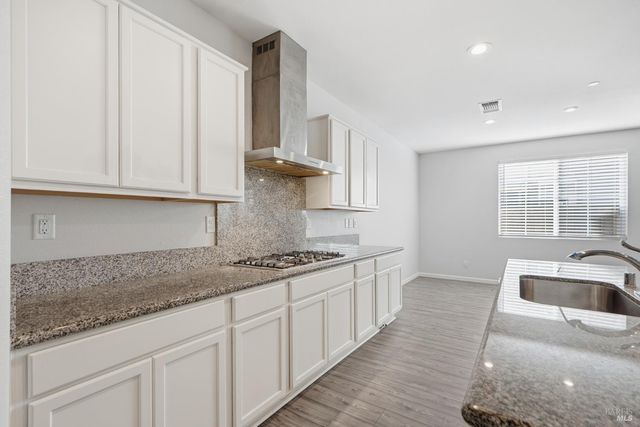 2008 Karen Pl, Rohnert Park, CA 94928