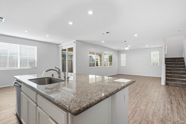 2008 Karen Pl, Rohnert Park, CA 94928