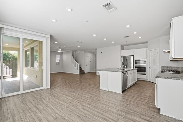 2008 Karen Pl, Rohnert Park, CA 94928