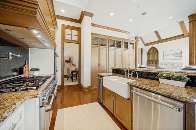 6 Cypress Point Court, Frisco, TX 75034