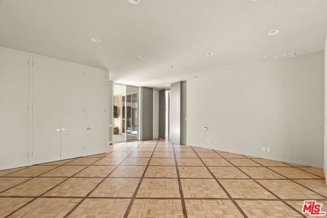 9032 Thrasher Avenue, Los Angeles, CA 90069