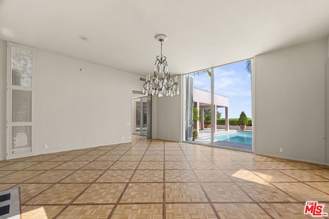 9032 Thrasher Avenue, Los Angeles, CA 90069