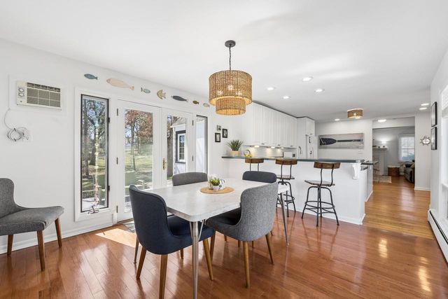 261 Waubun DRIVE, Fontana, WI 53125