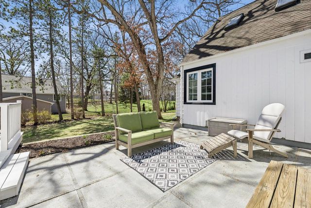 261 Waubun DRIVE, Fontana, WI 53125