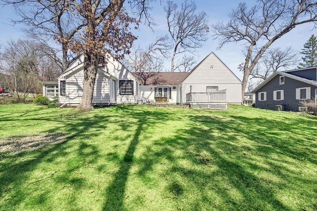 261 Waubun DRIVE, Fontana, WI 53125