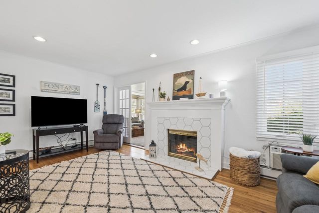 261 Waubun DRIVE, Fontana, WI 53125