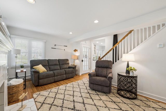 261 Waubun DRIVE, Fontana, WI 53125