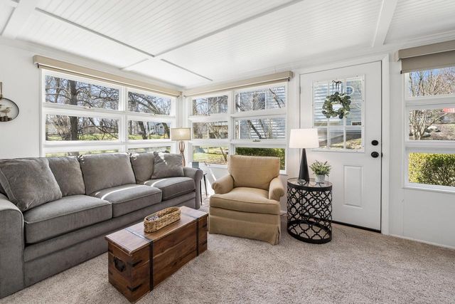 261 Waubun DRIVE, Fontana, WI 53125