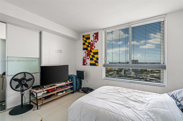 90 SW 3rd St 2908, Miami, FL 33130