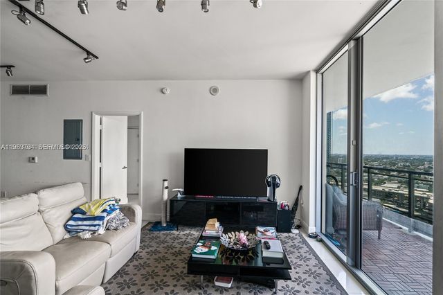 90 SW 3rd St 2908, Miami, FL 33130