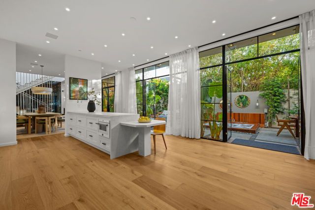 745 Sunset Avenue, Venice (los Angeles), CA 90291