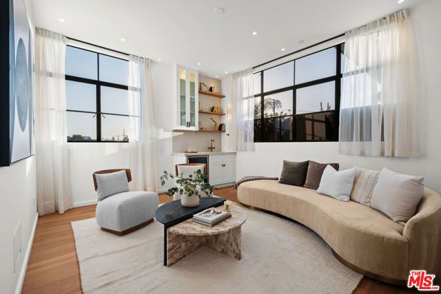 745 Sunset Avenue, Venice (los Angeles), CA 90291