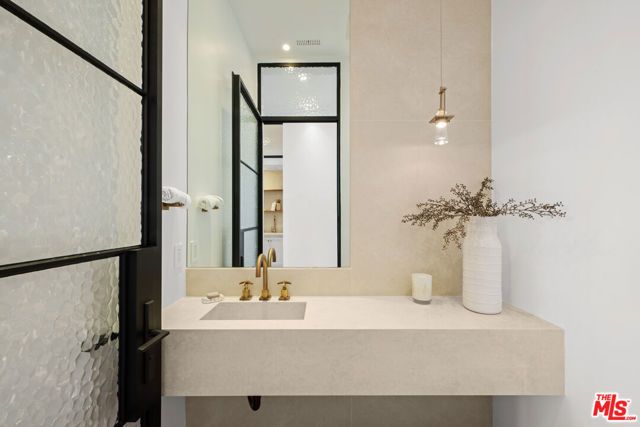 745 Sunset Avenue, Venice (los Angeles), CA 90291