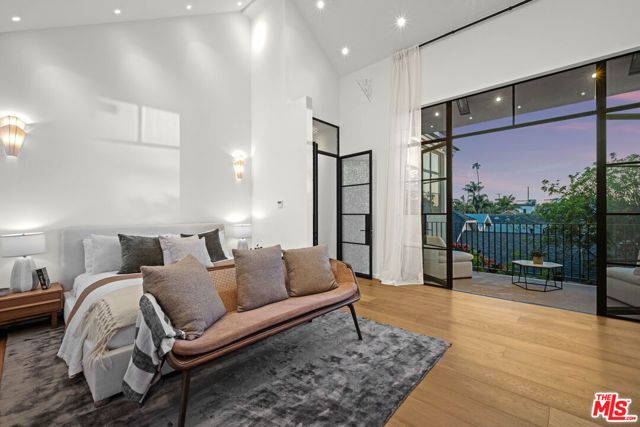 745 Sunset Avenue, Venice (los Angeles), CA 90291