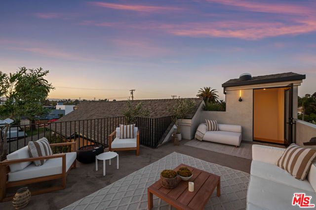 745 Sunset Avenue, Venice (los Angeles), CA 90291