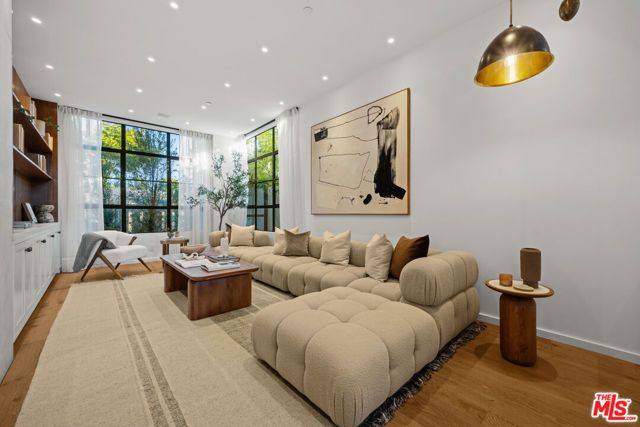 745 Sunset Avenue, Venice (los Angeles), CA 90291