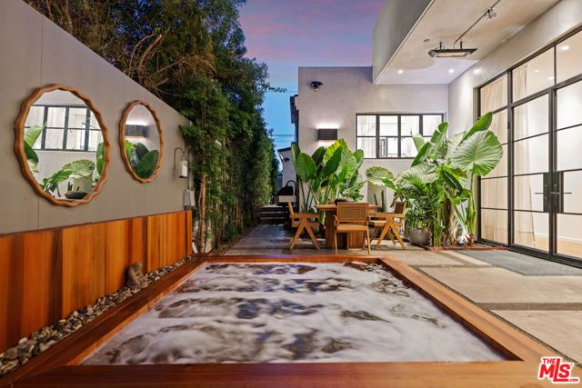 745 Sunset Avenue, Venice (los Angeles), CA 90291