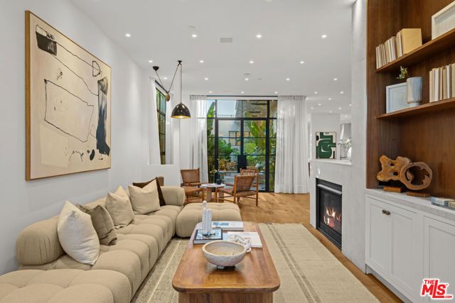 745 Sunset Avenue, Venice (los Angeles), CA 90291