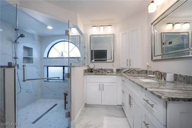 661 Windsurf LN A103, Naples, FL 34108