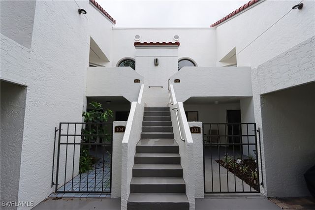 661 Windsurf LN A103, Naples, FL 34108