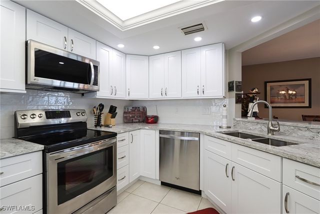 661 Windsurf LN A103, Naples, FL 34108