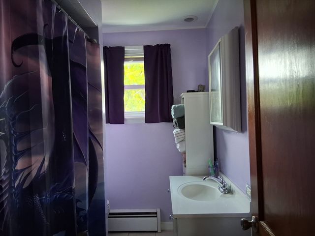 9 Velvet Ave, Westport, MA 02790