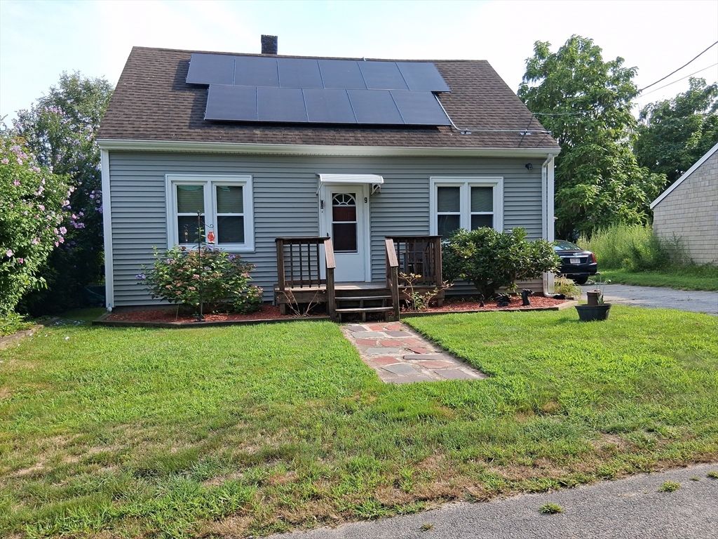 9 Velvet Ave, Westport, MA 02790